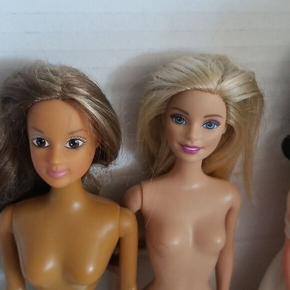 Vintage Assorted Barbie Doll and more Collection - Picture 2 of 9